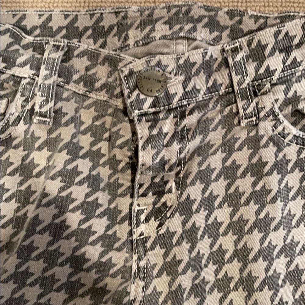 Excellent condition patterned jeans - Picture 2 of 3